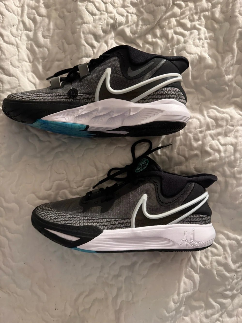 Nike Kyrie Go GS Size 6Y Shoes